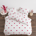 Lenjerie de pat din hasse dens cu inimioare albe – set de 5 piese